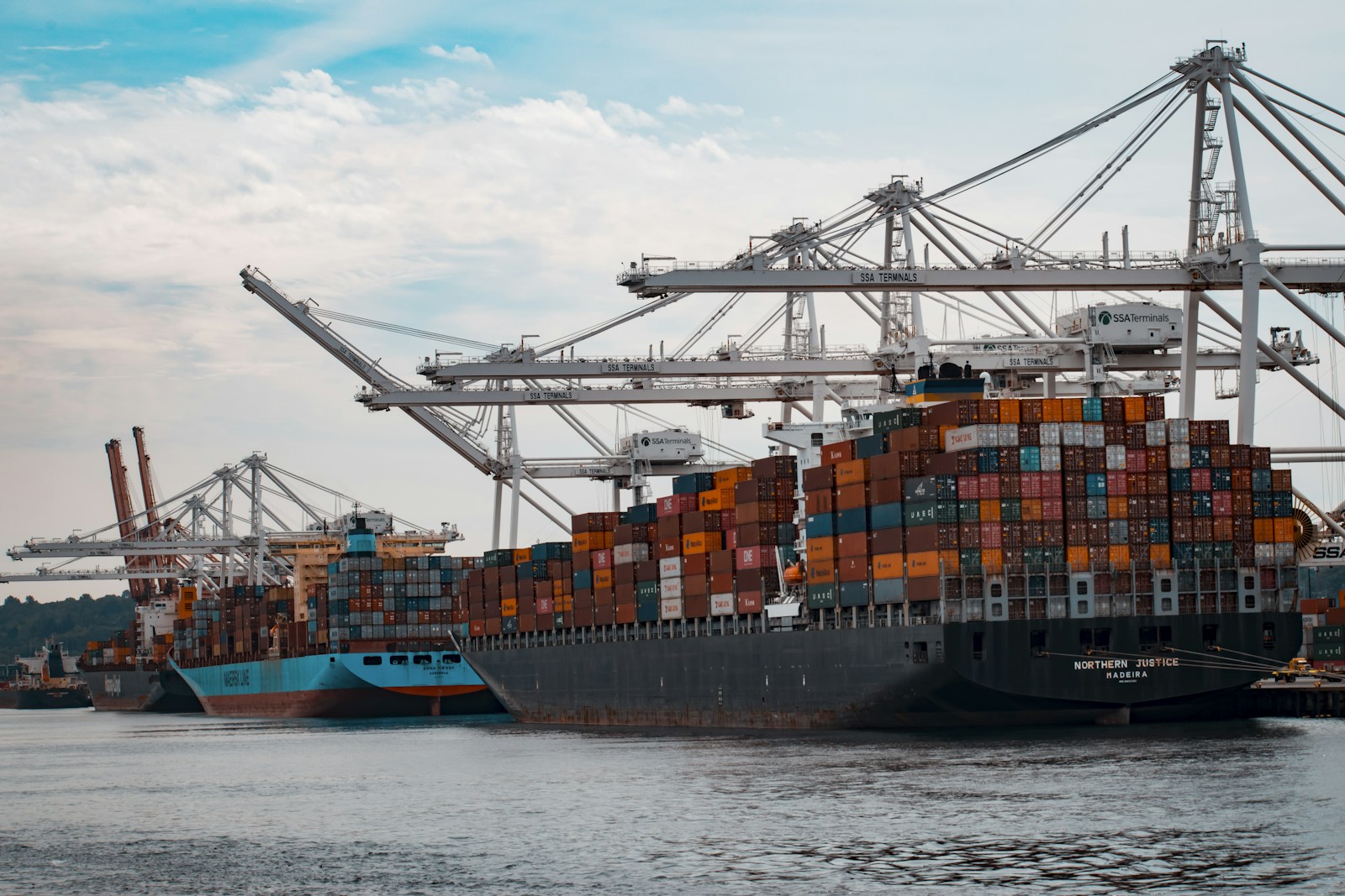 Illustrative roro vehicle shipping